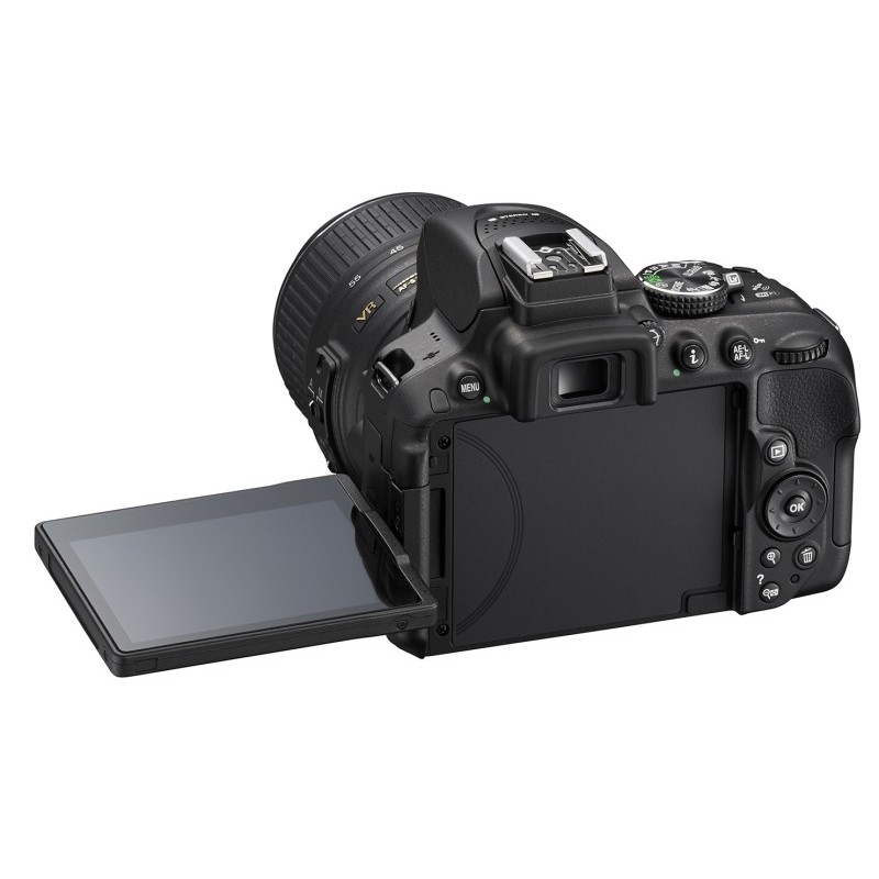 Réflex Numérique Nikon D5300 + Objectif Nikkor 18-55mm + Carte mémoire 32 Go + Etui Offerts