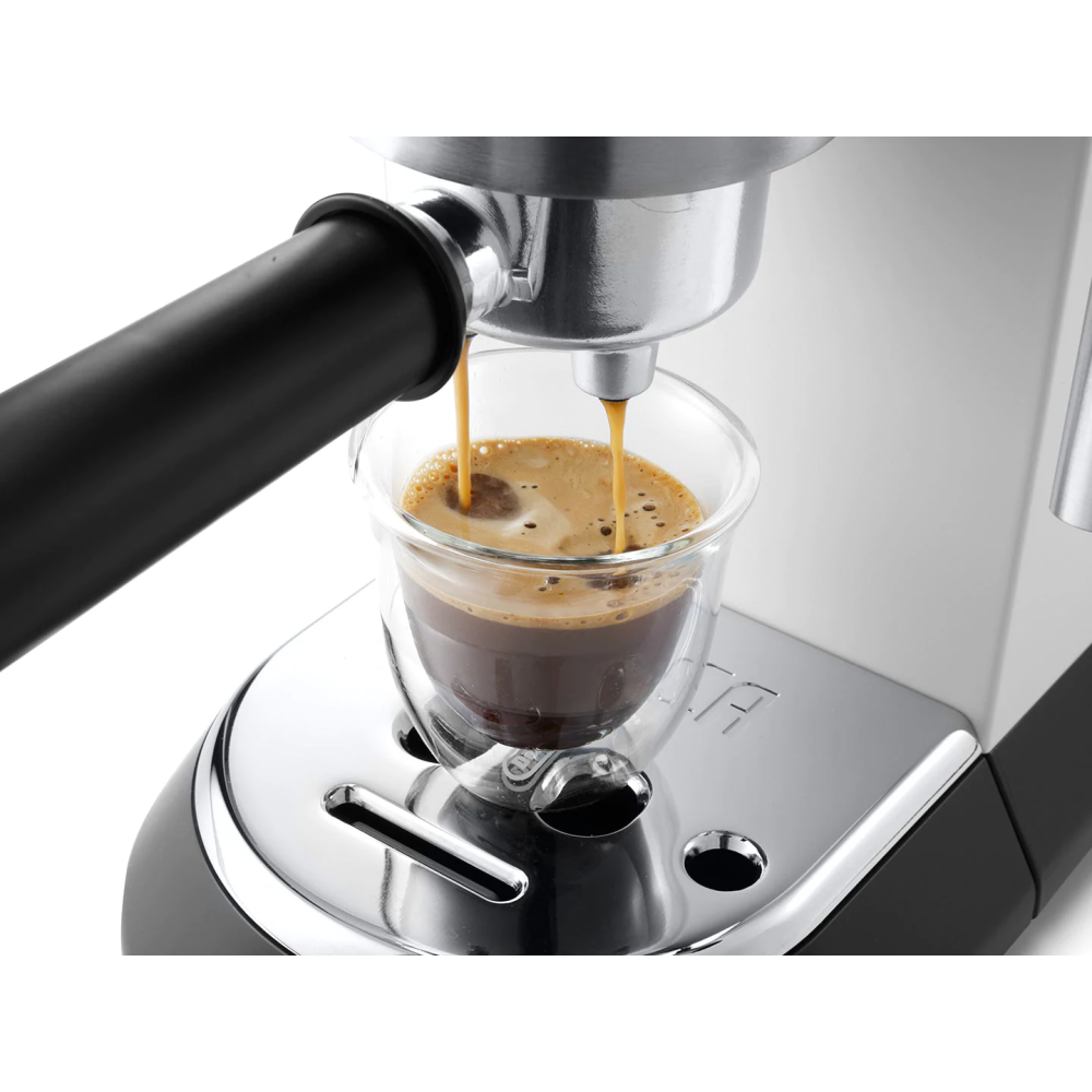 Machine à café Delonghi Dedica Style EC685M / 1300W / Blanc