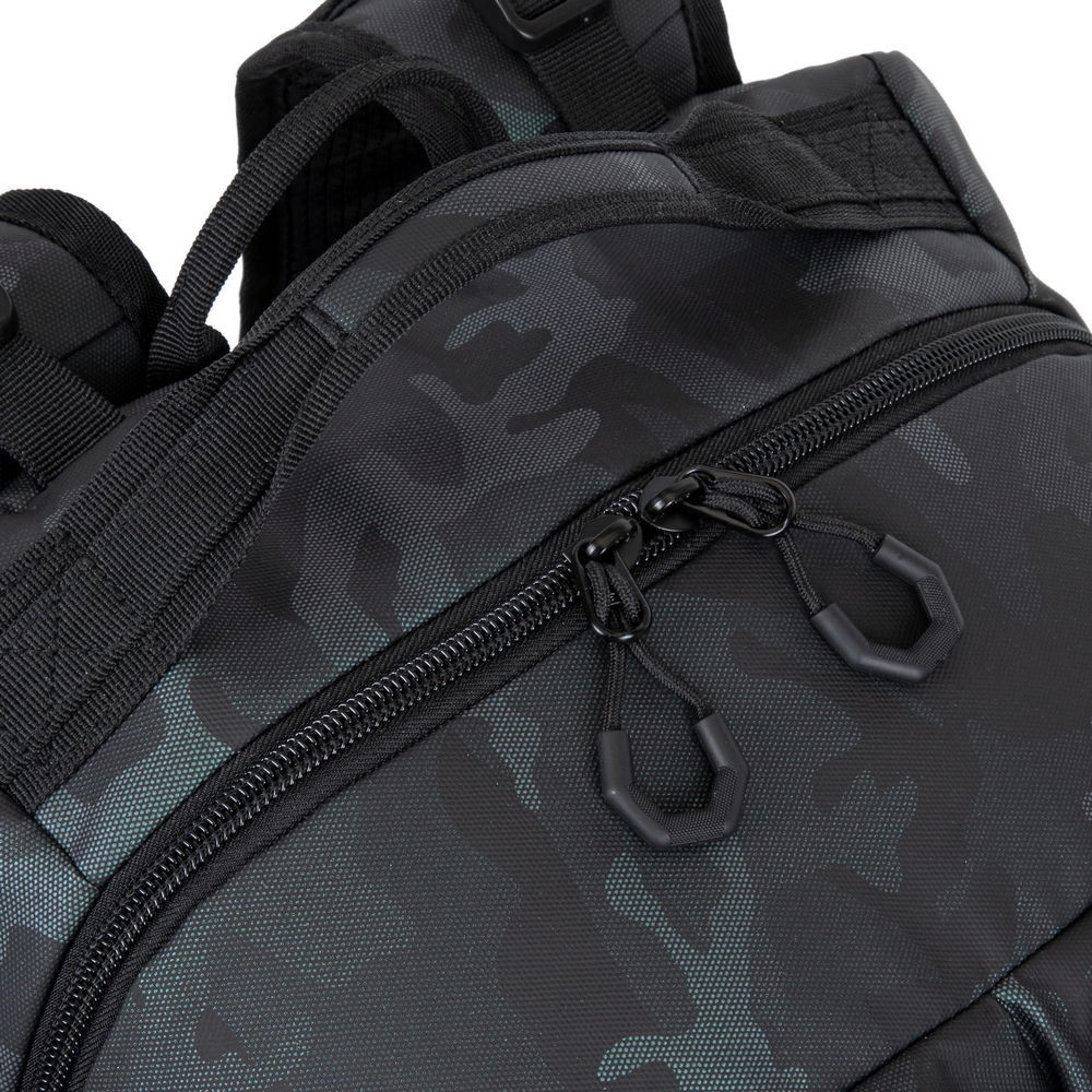 Sac à dos RivaCase navy camo 7631 / 15.6" / 28L