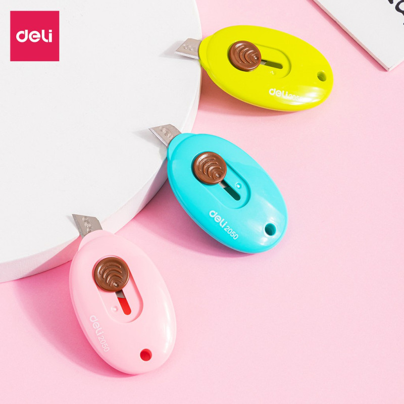 MINI CUTTER PM DELI AUTO-LOCK DELI E2050 / COULEUR ASSORTIS