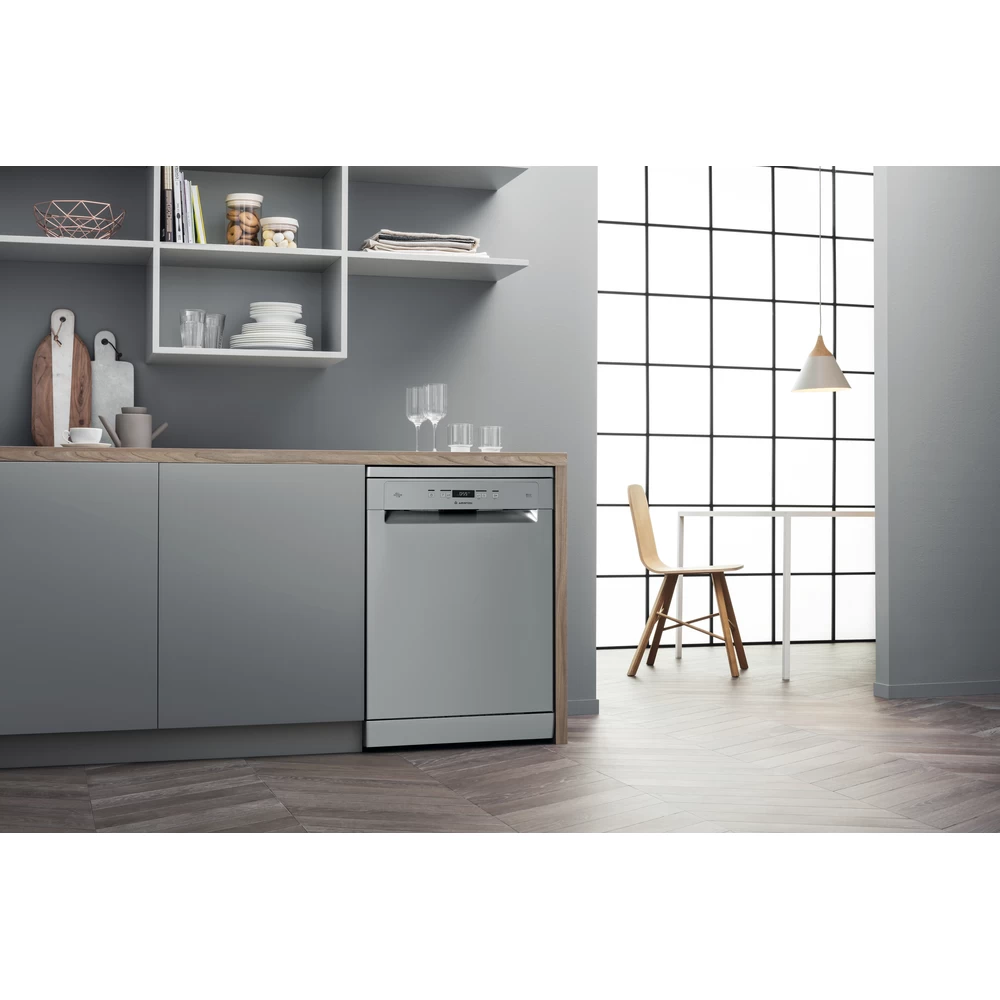LAVE VAISSELLE ARISTON LFC3C33WFX / 14 COUVERTS / 9 PROGRAMMES / INOX