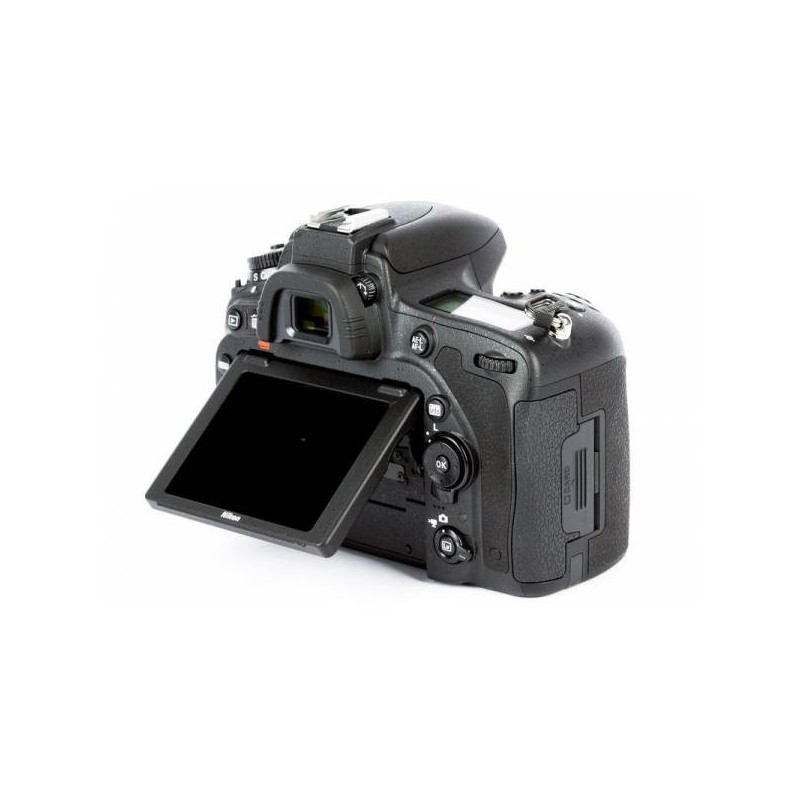 R flex Num rique Nikon  D750  Objectif Nikkor 18 140MM 
